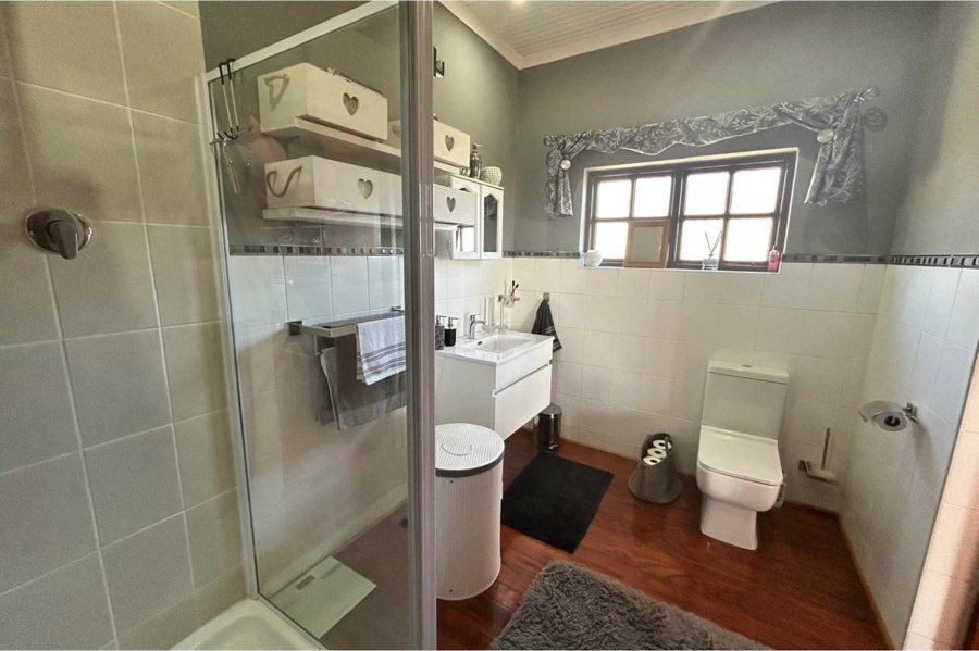 4 Bedroom Property for Sale in Sunrise On Sea Eastern Cape